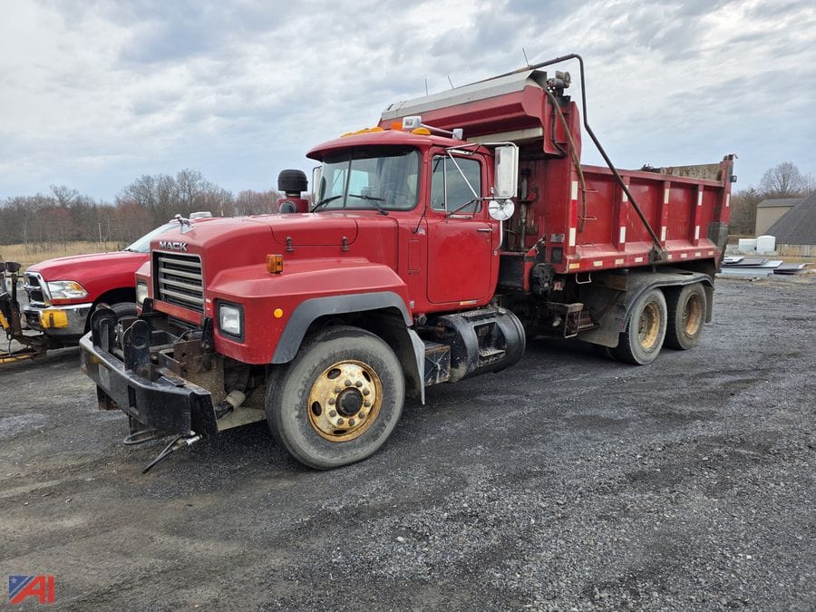 2002 Mack RD690S Equipment Image0