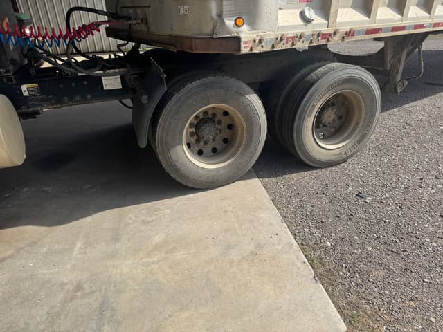 Image of Mack CH equipment image 3