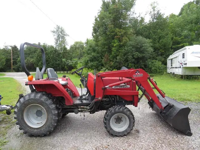 Image of Massey Ferguson 1433 equipment image 4