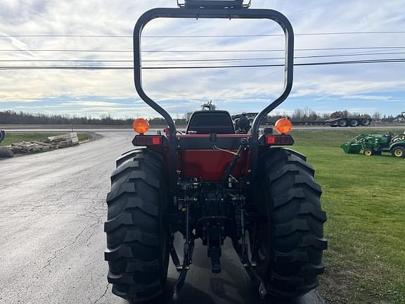 Image of Massey Ferguson 1433V equipment image 3