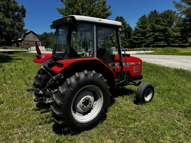 Image of Massey Ferguson 4245 equipment image 4