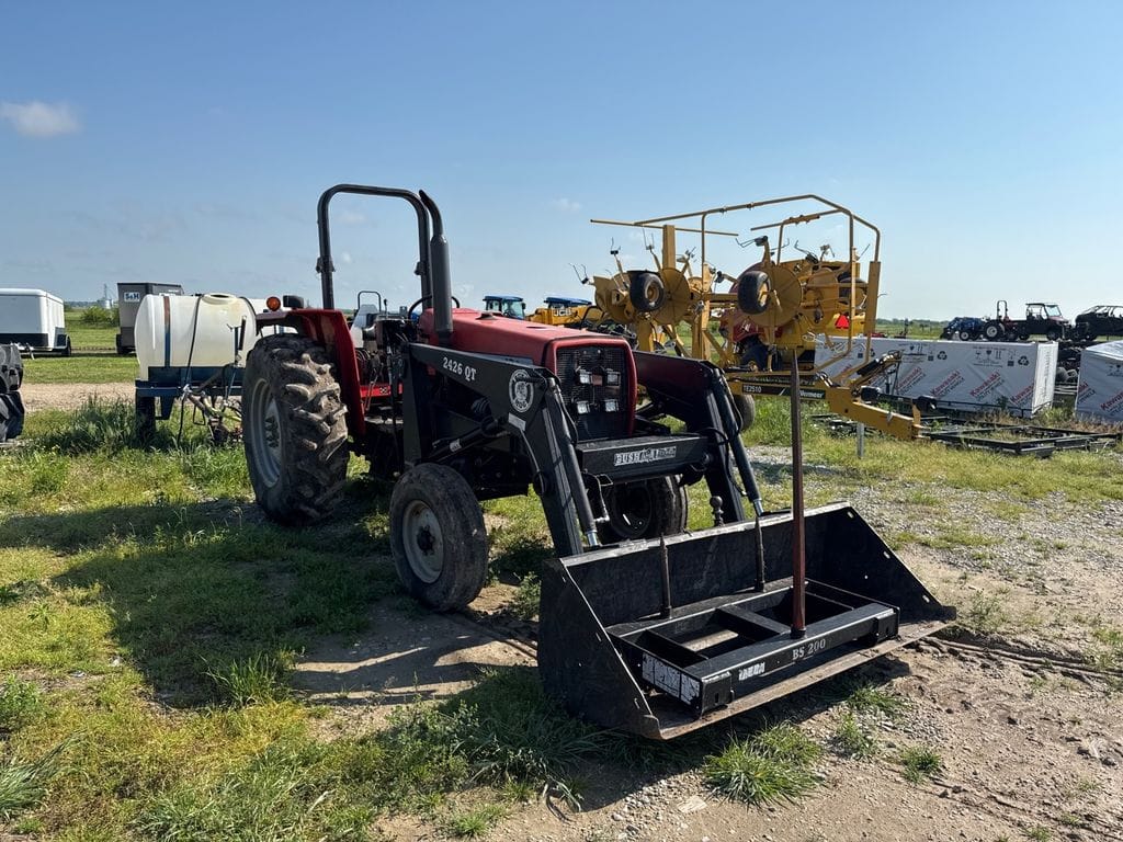 2002 Massey Ferguson 471 Equipment Image0