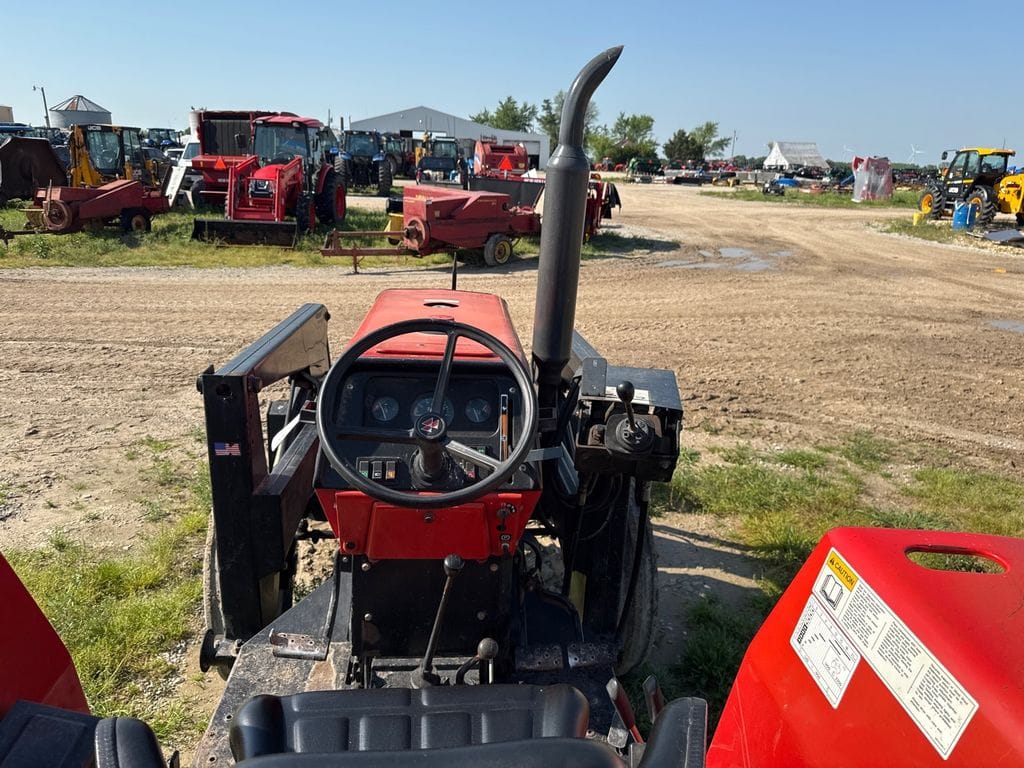 2002 Massey Ferguson 471 Equipment Image0