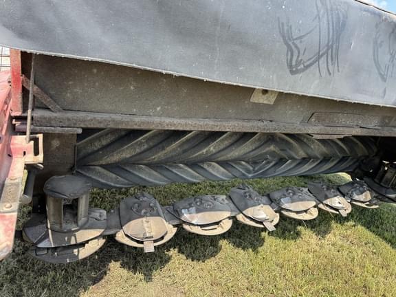 Image of New Holland 1411 equipment image 3