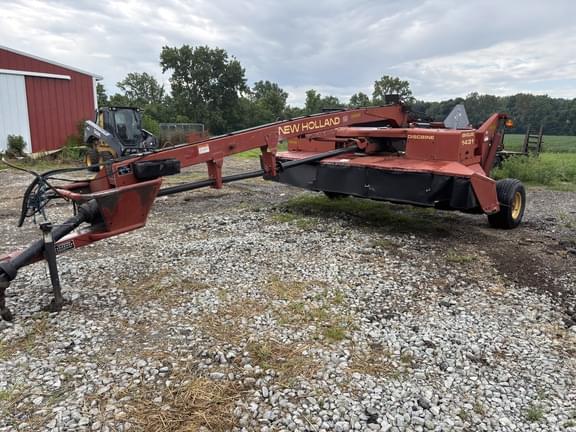 Image of New Holland 1431 equipment image 3
