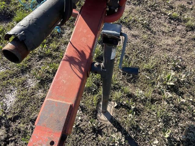 Image of New Holland 1431 equipment image 4