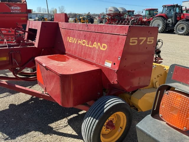 Image of New Holland 575 equipment image 2