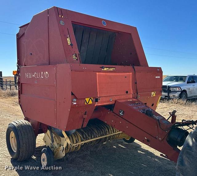 Image of New Holland 688 equipment image 1