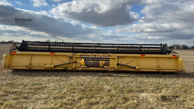 Image of New Holland 73C equipment image 2