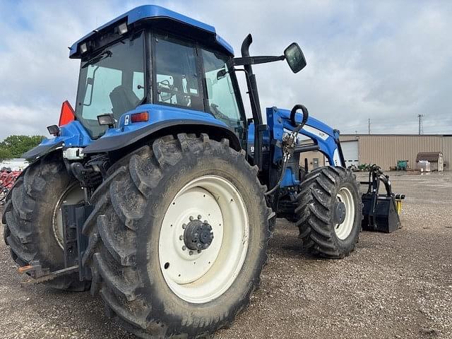 Image of New Holland 8970A equipment image 2