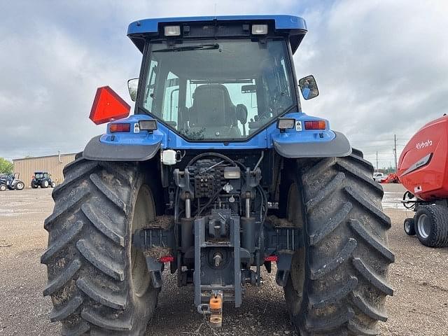 Image of New Holland 8970A equipment image 3