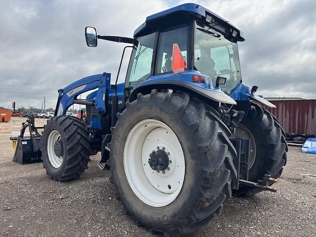 Image of New Holland 8970A equipment image 4