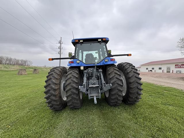 Image of New Holland 8970A equipment image 2