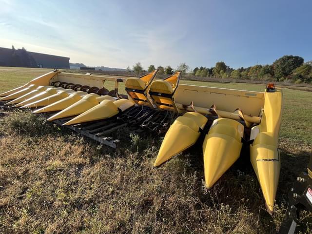 Image of New Holland 98C equipment image 4