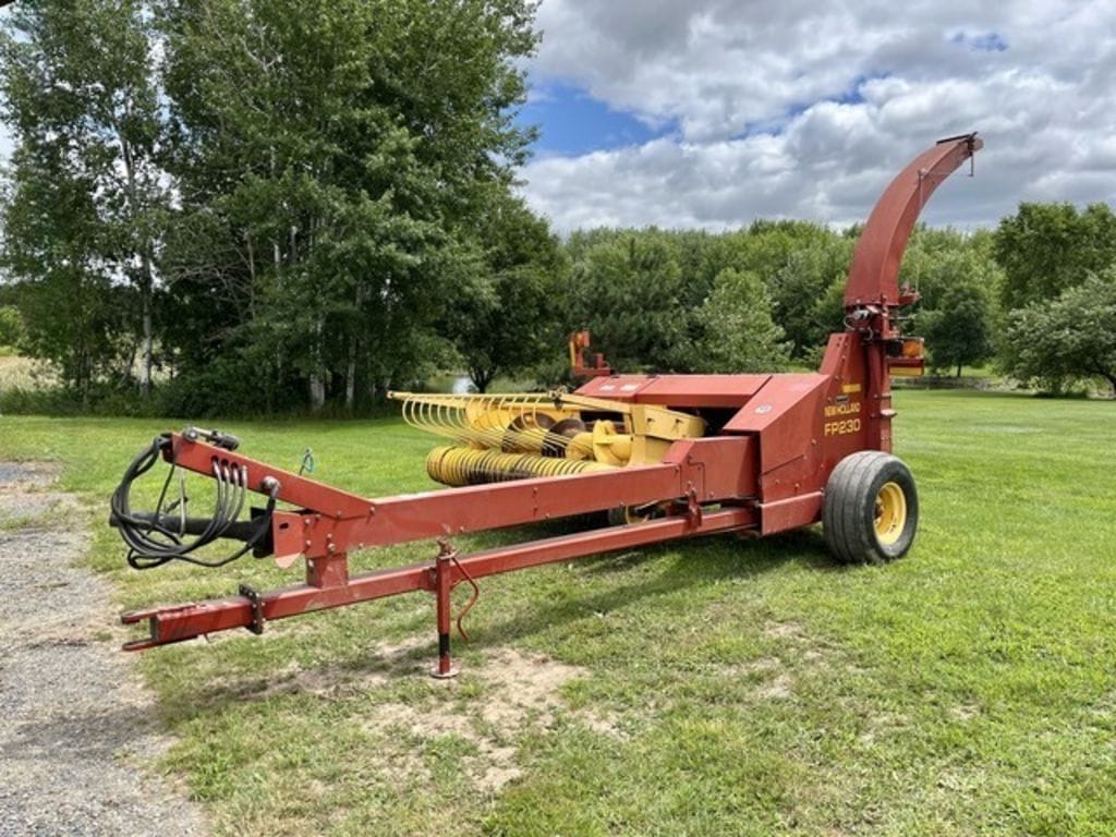 2002 New Holland FP230 Equipment Image0