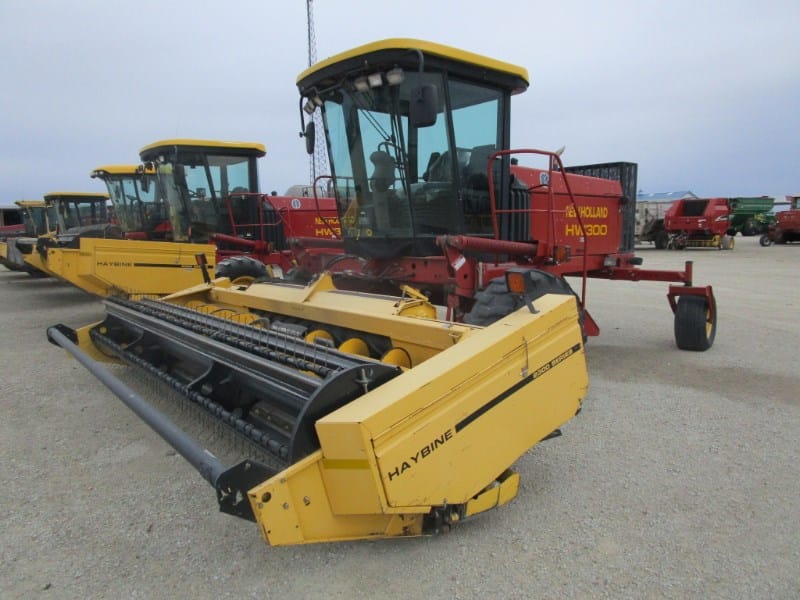 2002 New Holland HW300 Equipment Image0