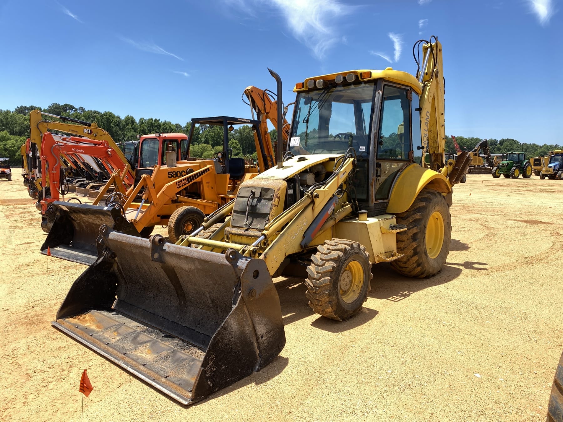 2002 New Holland LB75B Equipment Image0