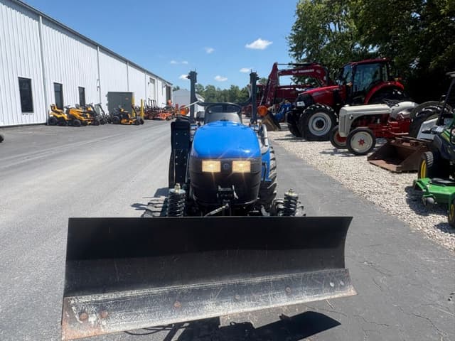 Image of New Holland TC18 equipment image 2