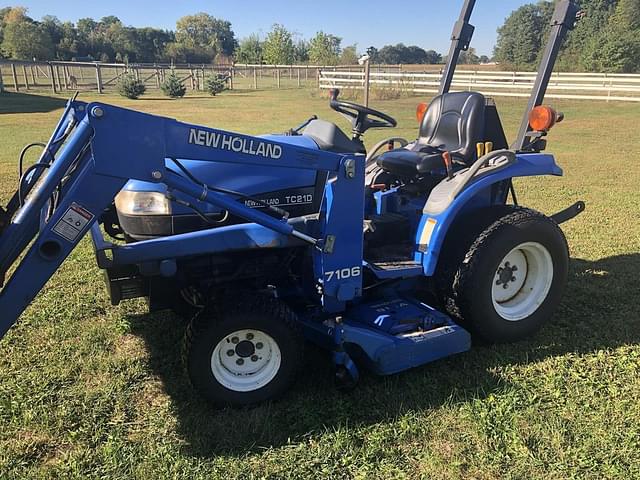 Image of New Holland TC21D equipment image 4