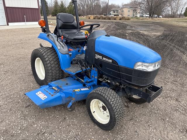 Image of New Holland TC24D equipment image 2