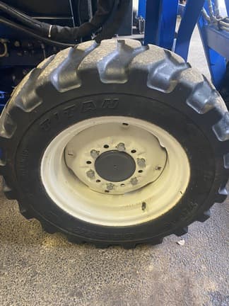 Image of New Holland TC29 equipment image 3