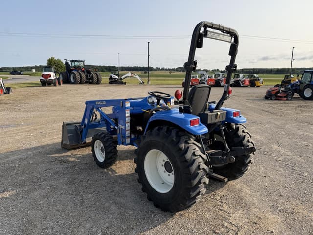 Image of New Holland TC33D equipment image 2