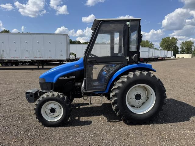 Image of New Holland TC40 equipment image 2