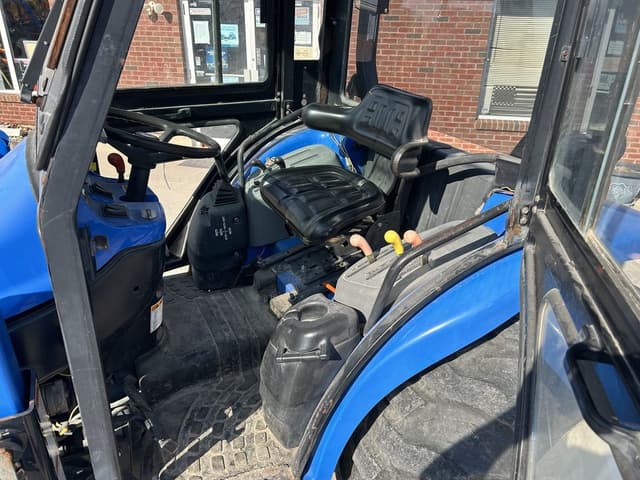 Image of New Holland TC45D equipment image 4