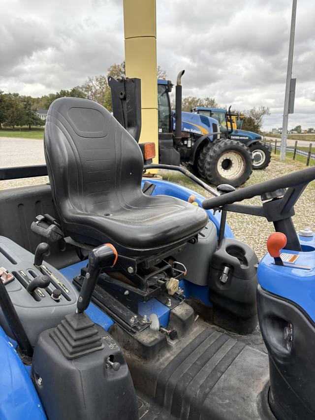 Image of New Holland TC45D equipment image 4