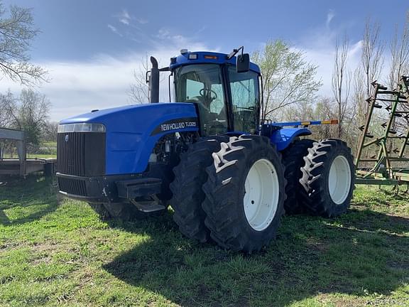 Image of New Holland TJ325 Primary image