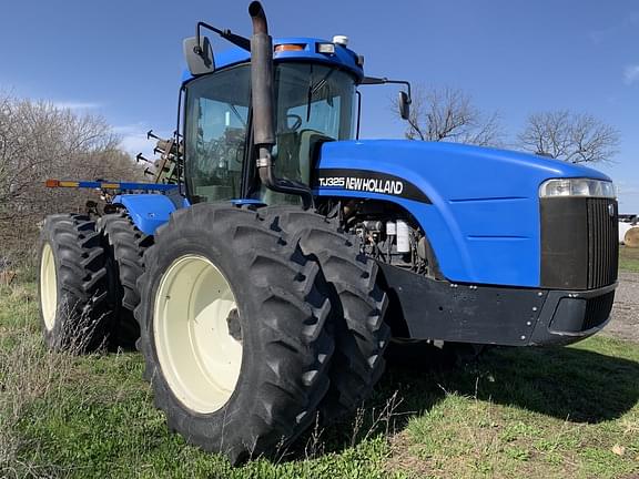 Image of New Holland TJ325 equipment image 3