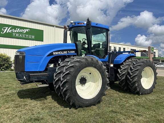 Image of New Holland TJ325 Primary image