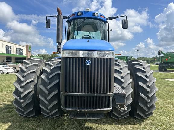 Image of New Holland TJ325 equipment image 2