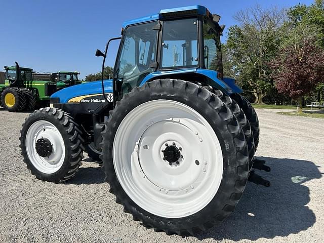 Image of New Holland TM165 equipment image 4