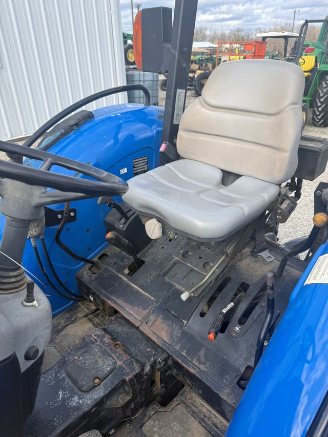 Image of New Holland TN65 equipment image 4