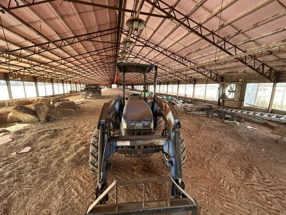 Image of New Holland TN70A equipment image 1