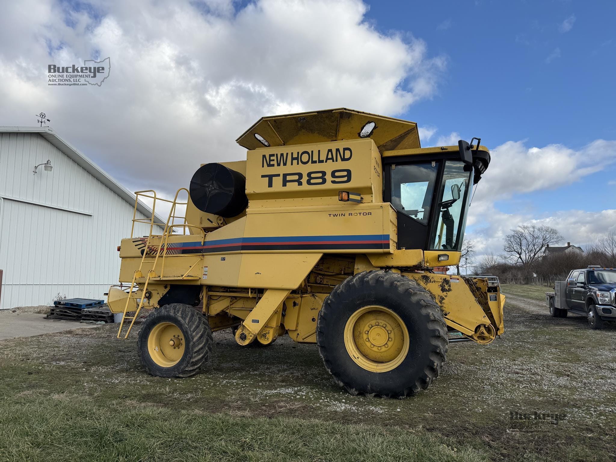 2002 New Holland TR89 Equipment Image0