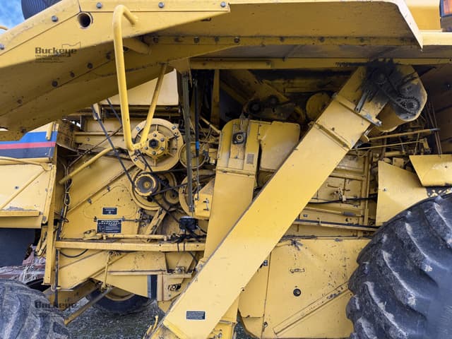 Image of New Holland TR89 equipment image 4