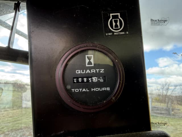 Image of New Holland TR89 equipment image 2