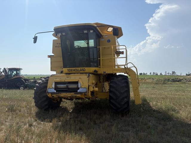 Image of New Holland TR99 equipment image 2