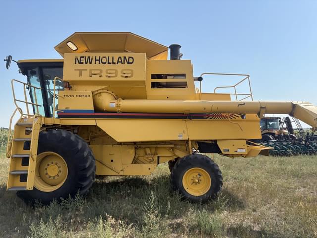 Image of New Holland TR99 equipment image 3