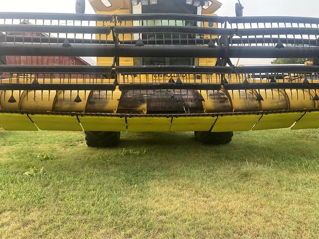 Image of New Holland TR99 equipment image 4