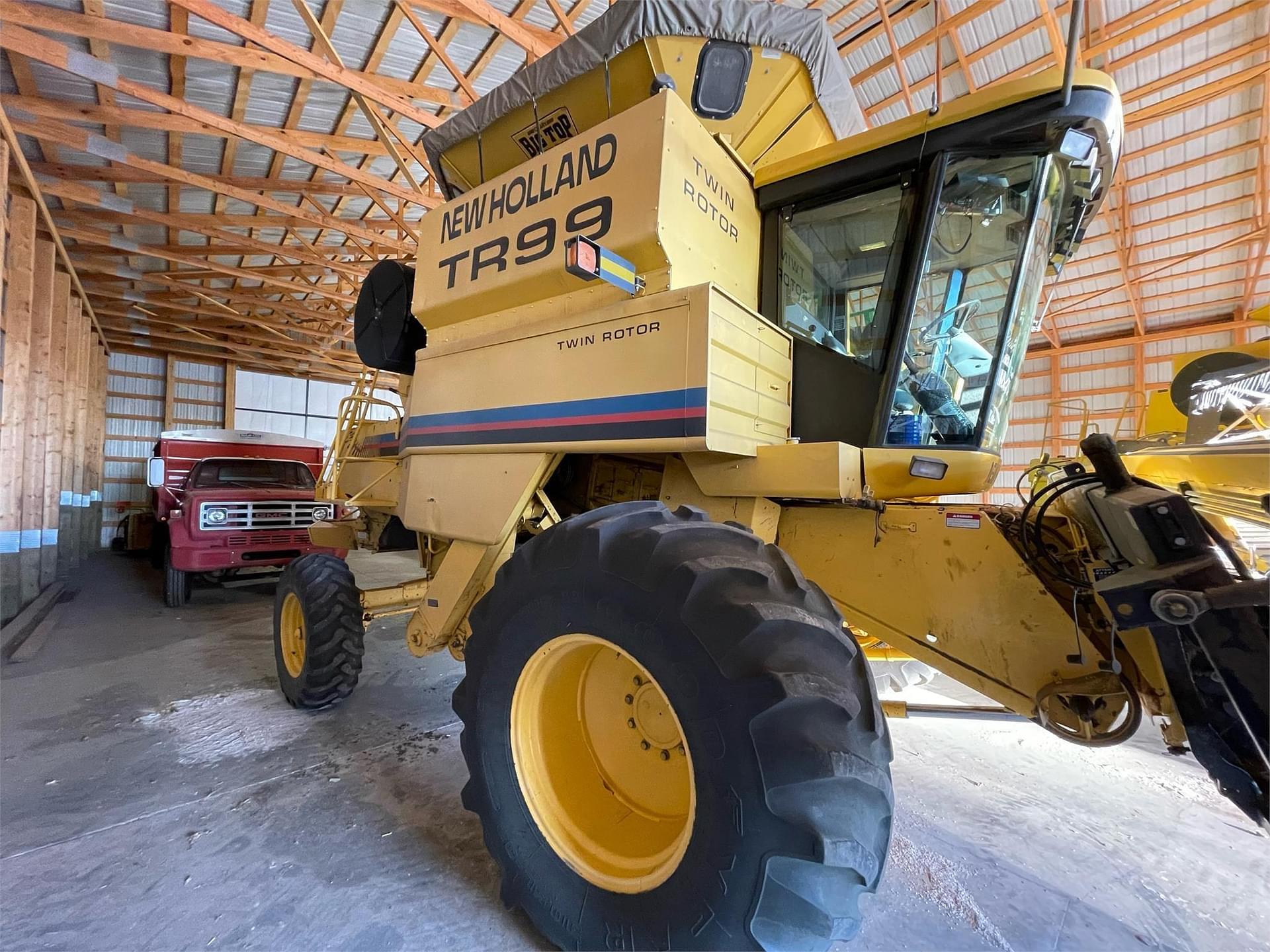 Main image New Holland TR99 3