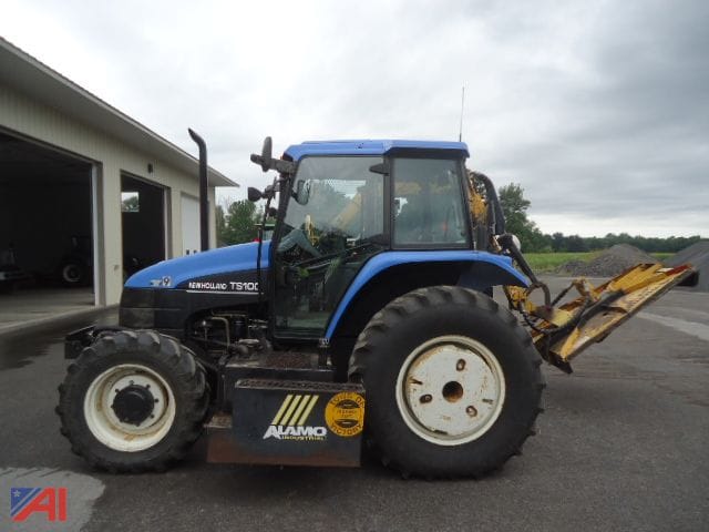 2002 New Holland TS100 Equipment Image0