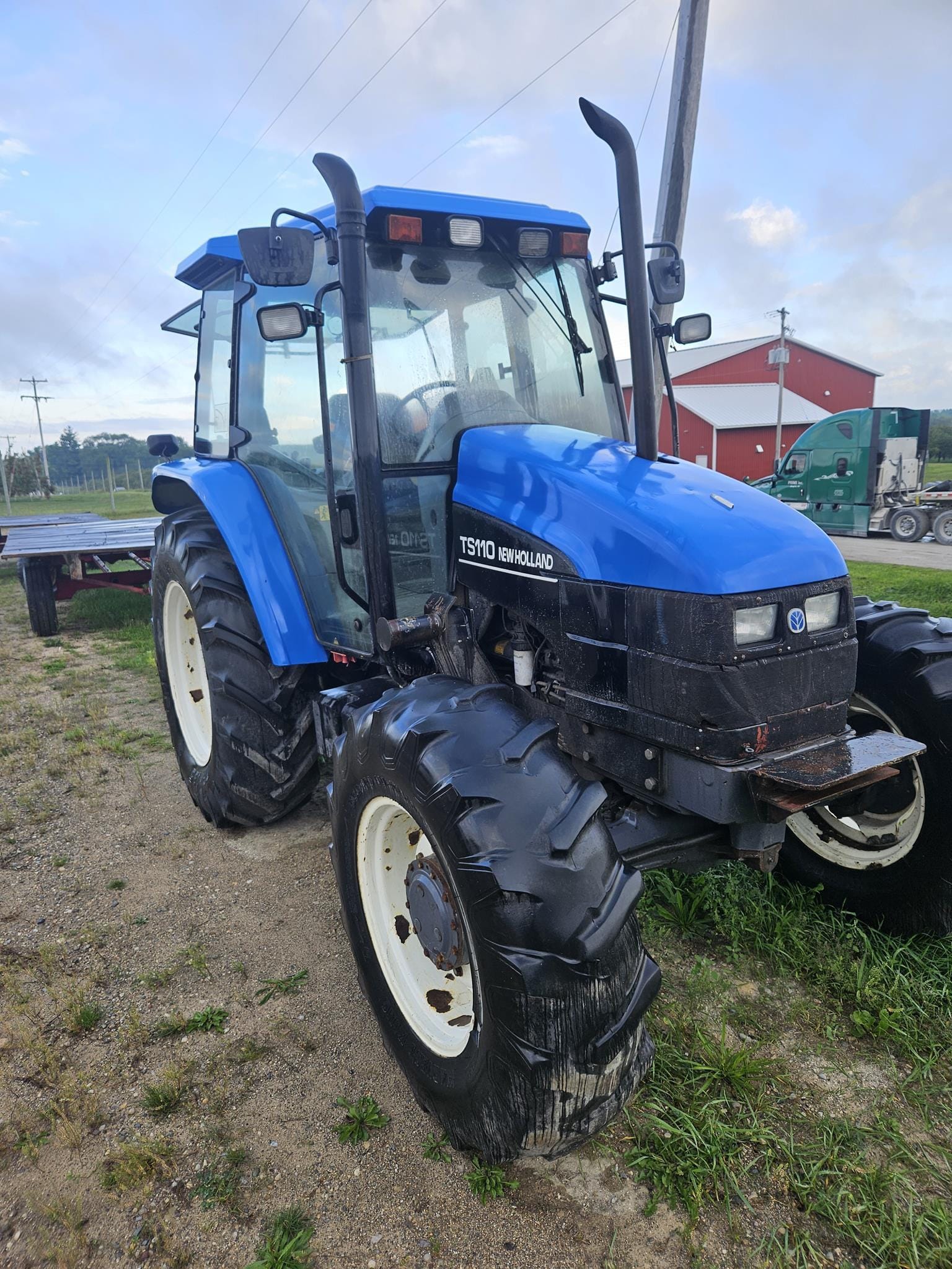 2002 New Holland TS110 Equipment Image0