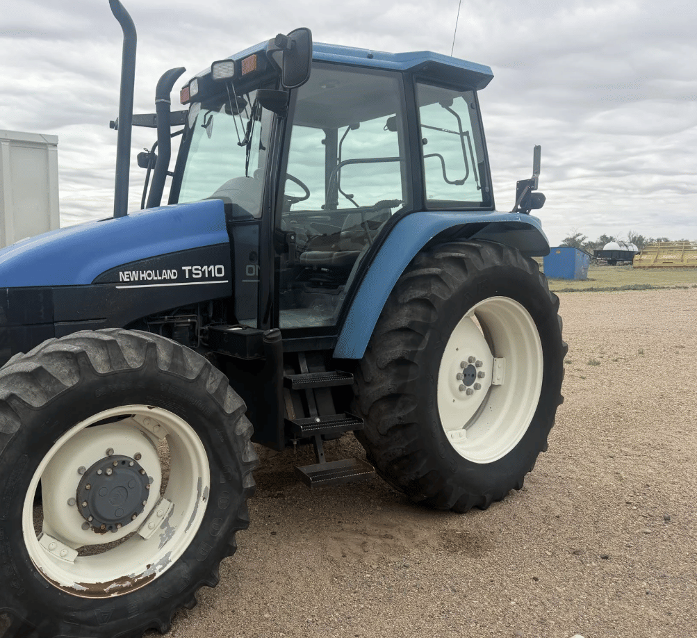 SOLD - Ford New Holland 8670 Tractor (QEA 8378) Tractors with