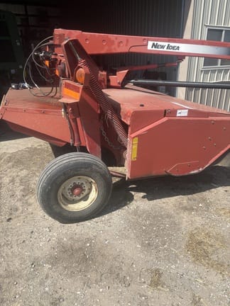 2002 New Idea 5512 Equipment Image0