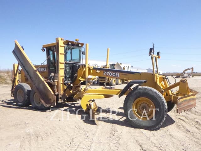 Image of John Deere 770C equipment image 1