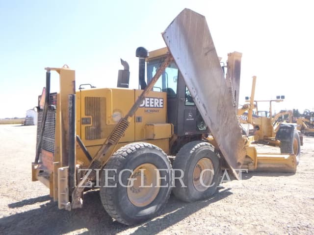 Image of John Deere 770C equipment image 2