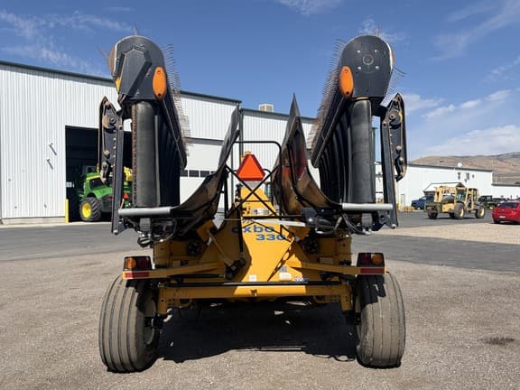 Image of Oxbo 330 equipment image 3